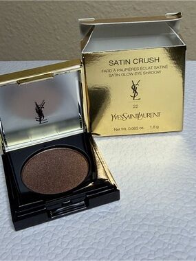 22 Excessive Brown-YSL Satin Crush Mono Eyeshadow